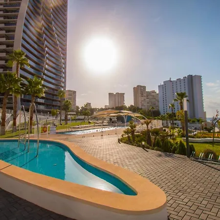 Waves - Relax In Costa Blanca ベニドルム